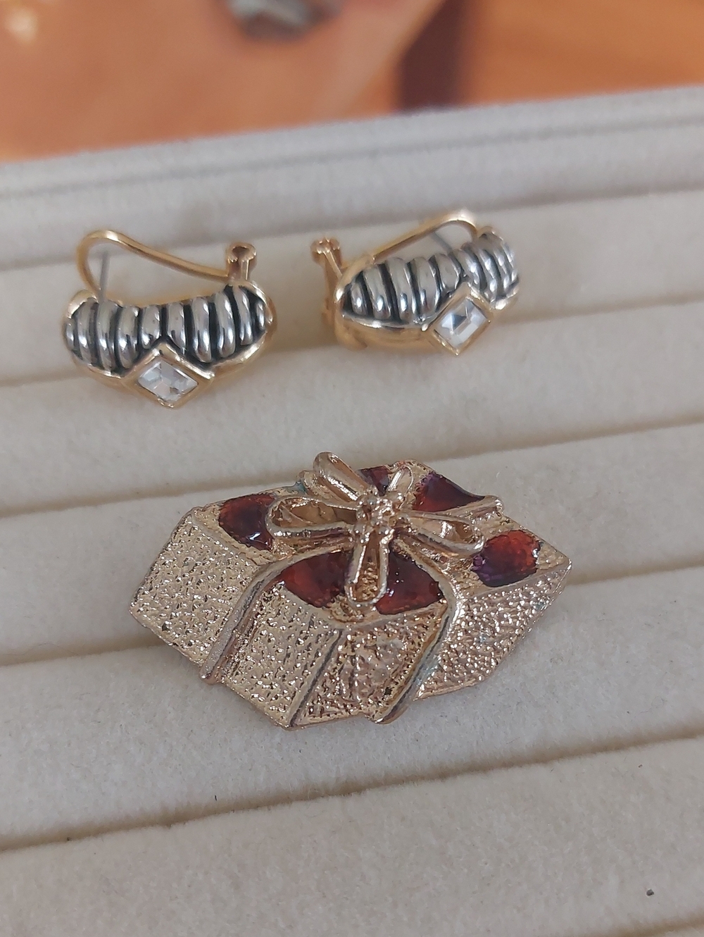 Vintage Two-Tone Textured Earrings & Gold Tone Present Brooch Set